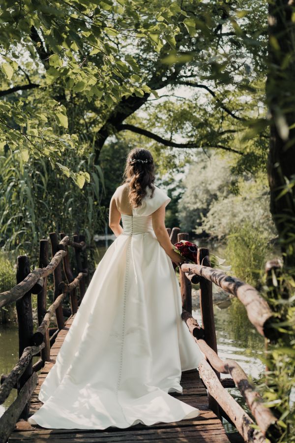 Vivi smink és frizura